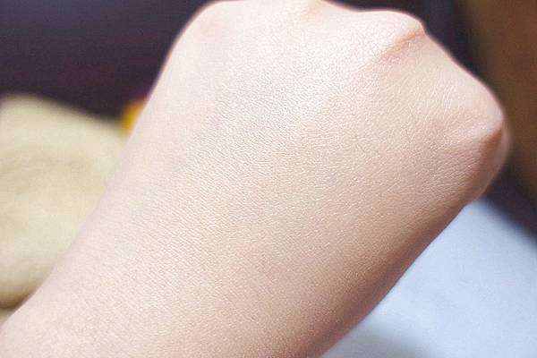 BEVY C. 光透幻白妝前保濕精華.淨白粉底液 BEVY C. 光透幻白妝前保濕精華.淨白粉底液