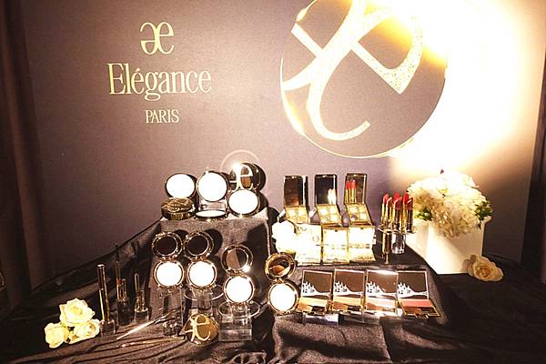 Elegance彩妝 極緻歡顏5D蜜粉餅 魅晶四射眼彩盤 Elegance彩妝 極緻歡顏5D蜜粉餅 魅晶四射眼彩盤