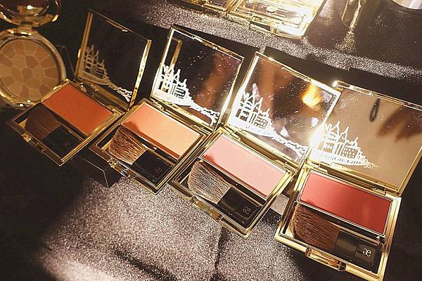 Elegance彩妝 極緻歡顏5D蜜粉餅 魅晶四射眼彩盤 Elegance彩妝 極緻歡顏5D蜜粉餅 魅晶四射眼彩盤