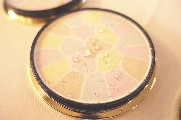 Elegance彩妝 極緻歡顏5D蜜粉餅 魅晶四射眼彩盤