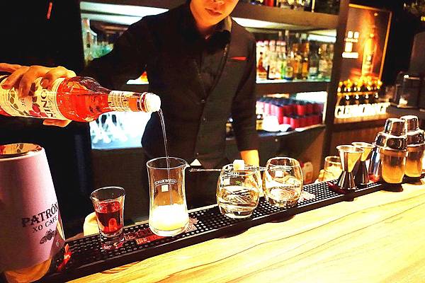 Elfin Restaurant & Lounge Elfin Restaurant & Lounge