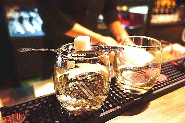 Elfin Restaurant & Lounge Elfin Restaurant & Lounge