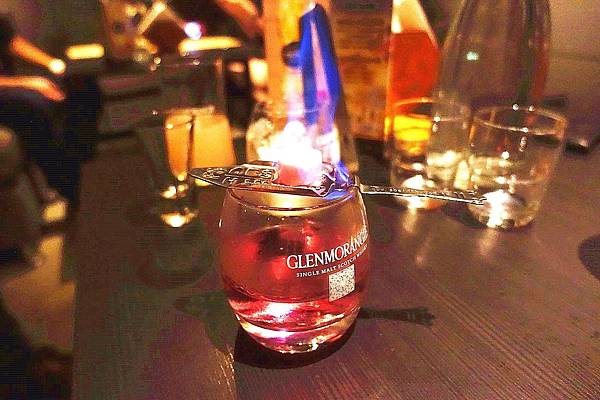 Elfin Restaurant & Lounge Elfin Restaurant & Lounge