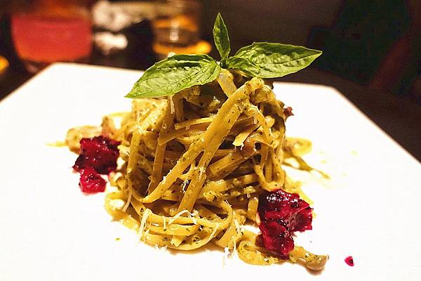 Elfin Restaurant & Lounge Elfin Restaurant & Lounge