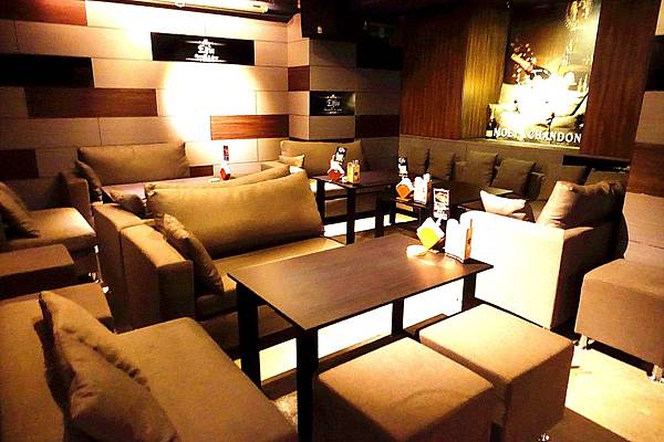 Elfin Restaurant & Lounge Elfin Restaurant & Lounge