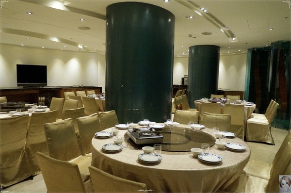 海霸王餐廳(中山店):台北海霸王餐廳(中山店)~讓人好滿足的超值蓋青操『懷念料理』 海霸王餐廳(中山店):台北海霸王餐廳(中山店)~讓人好滿足的超值蓋青操『懷念料理』