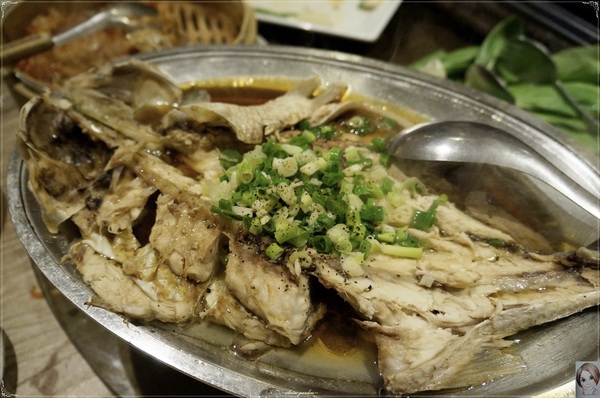 海霸王餐廳(中山店):台北海霸王餐廳(中山店)~讓人好滿足的超值蓋青操『懷念料理』 海霸王餐廳(中山店):台北海霸王餐廳(中山店)~讓人好滿足的超值蓋青操『懷念料理』