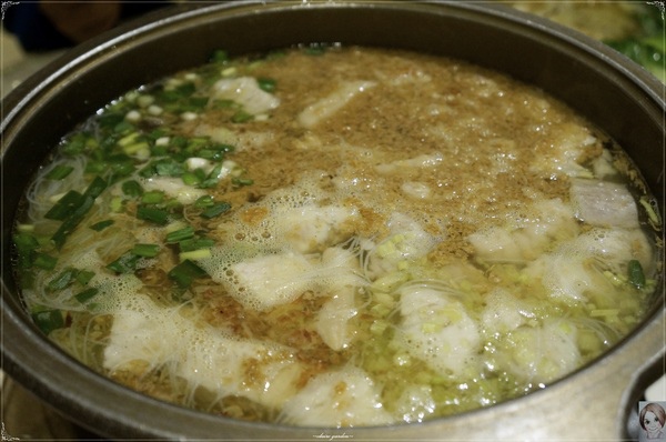 海霸王餐廳(中山店):台北海霸王餐廳(中山店)~讓人好滿足的超值蓋青操『懷念料理』 海霸王餐廳(中山店):台北海霸王餐廳(中山店)~讓人好滿足的超值蓋青操『懷念料理』