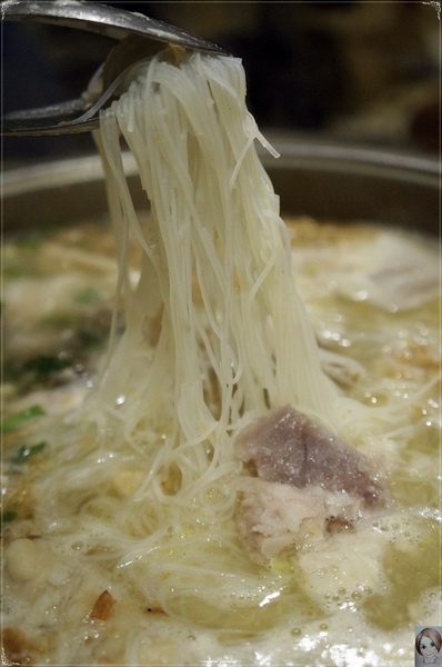 海霸王餐廳(中山店):台北海霸王餐廳(中山店)~讓人好滿足的超值蓋青操『懷念料理』 海霸王餐廳(中山店):台北海霸王餐廳(中山店)~讓人好滿足的超值蓋青操『懷念料理』
