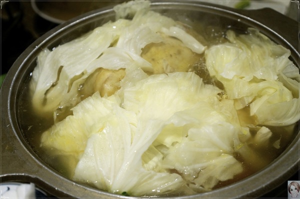海霸王餐廳(中山店):台北海霸王餐廳(中山店)~讓人好滿足的超值蓋青操『懷念料理』 海霸王餐廳(中山店):台北海霸王餐廳(中山店)~讓人好滿足的超值蓋青操『懷念料理』
