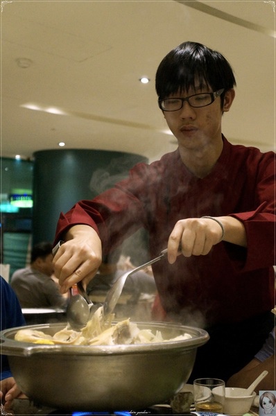 海霸王餐廳(中山店):台北海霸王餐廳(中山店)~讓人好滿足的超值蓋青操『懷念料理』 海霸王餐廳(中山店):台北海霸王餐廳(中山店)~讓人好滿足的超值蓋青操『懷念料理』