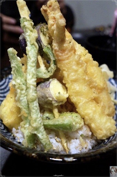 多摩食堂：台北天母多摩食堂~cp值高日式套餐-炸蝦與烤雞腿的雙重組合
