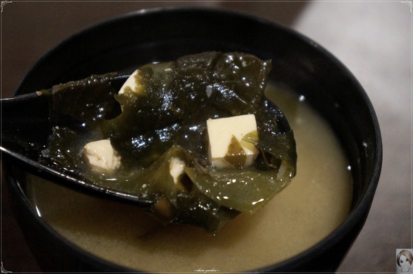多摩食堂:台北天母多摩食堂~cp值高日式套餐-炸蝦與烤雞腿的雙重組合 多摩食堂:台北天母多摩食堂~cp值高日式套餐-炸蝦與烤雞腿的雙重組合