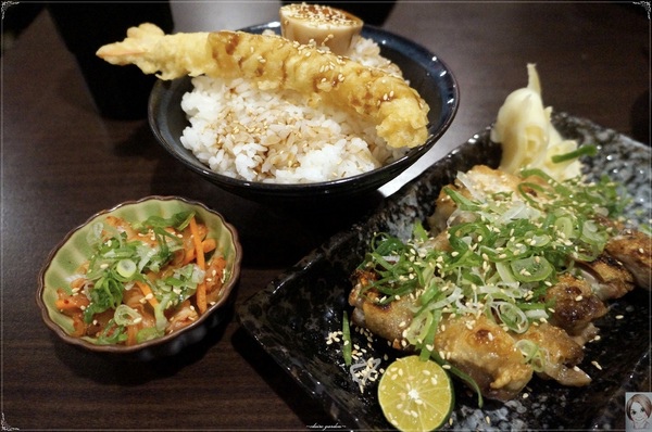 多摩食堂:台北天母多摩食堂~cp值高日式套餐-炸蝦與烤雞腿的雙重組合 多摩食堂:台北天母多摩食堂~cp值高日式套餐-炸蝦與烤雞腿的雙重組合
