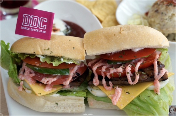 DDC CAFE:台北 捷運忠孝敦化 DDC CAFE~愛心麻糬鬆餅好黏蜜 DDC CAFE:台北 捷運忠孝敦化 DDC CAFE~愛心麻糬鬆餅好黏蜜