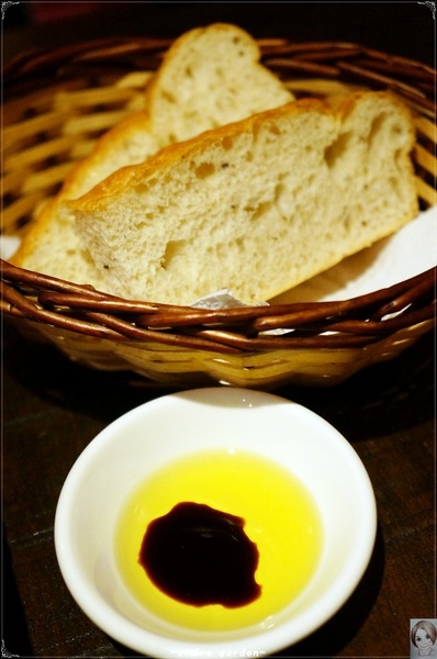 Wapasta 義磚義瓦(明曜店):台北 捷運忠孝敦化站 義磚義瓦Wa Pasta(明耀店)~大份量cp值高人氣店 Wapasta 義磚義瓦(明曜店):台北 捷運忠孝敦化站 義磚義瓦Wa Pasta(明耀店)~大份量cp值高人氣店