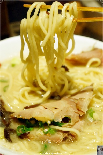 ラーメン凪 Ramen Nagi 豚骨拉麵(忠孝店)：台北 捷運忠孝復興站 ラーメン凪(nagi)~好久不見的美味拉麵湯頭