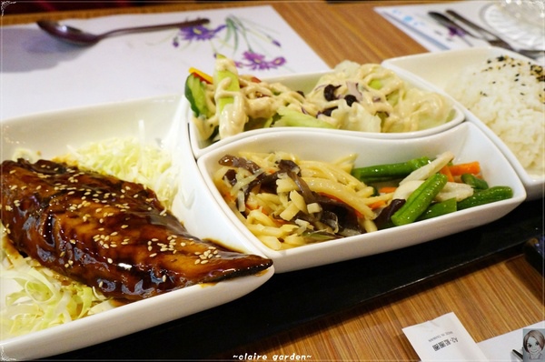 有幸福cafe:台北 捷運士林站 有幸福cafe~特別的咖啡組讓我忍不住下海喝咖啡啦!! 有幸福cafe:台北 捷運士林站 有幸福cafe~特別的咖啡組讓我忍不住下海喝咖啡啦!!