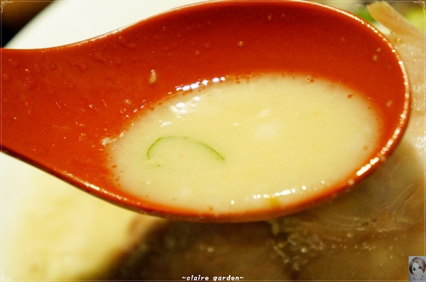 ラーメン凪 Ramen Nagi 豚骨拉麵(忠孝店)：台北 捷運忠孝復興站 ラーメン凪(nagi)~好久不見的美味拉麵湯頭