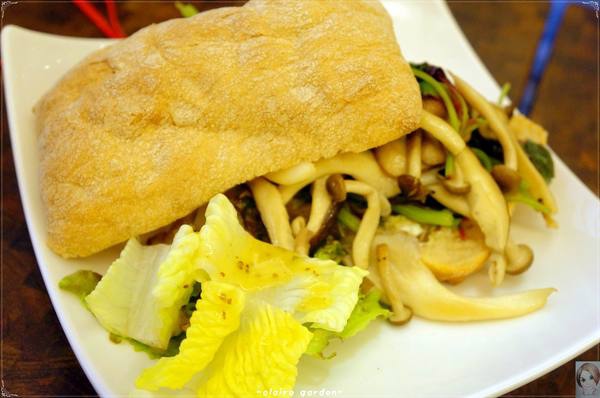 拓樸本然Topo Cafe:台北 天母 Topo~ 設計.天然.水燈泡 拓樸本然Topo Cafe:台北 天母 Topo~ 設計.天然.水燈泡