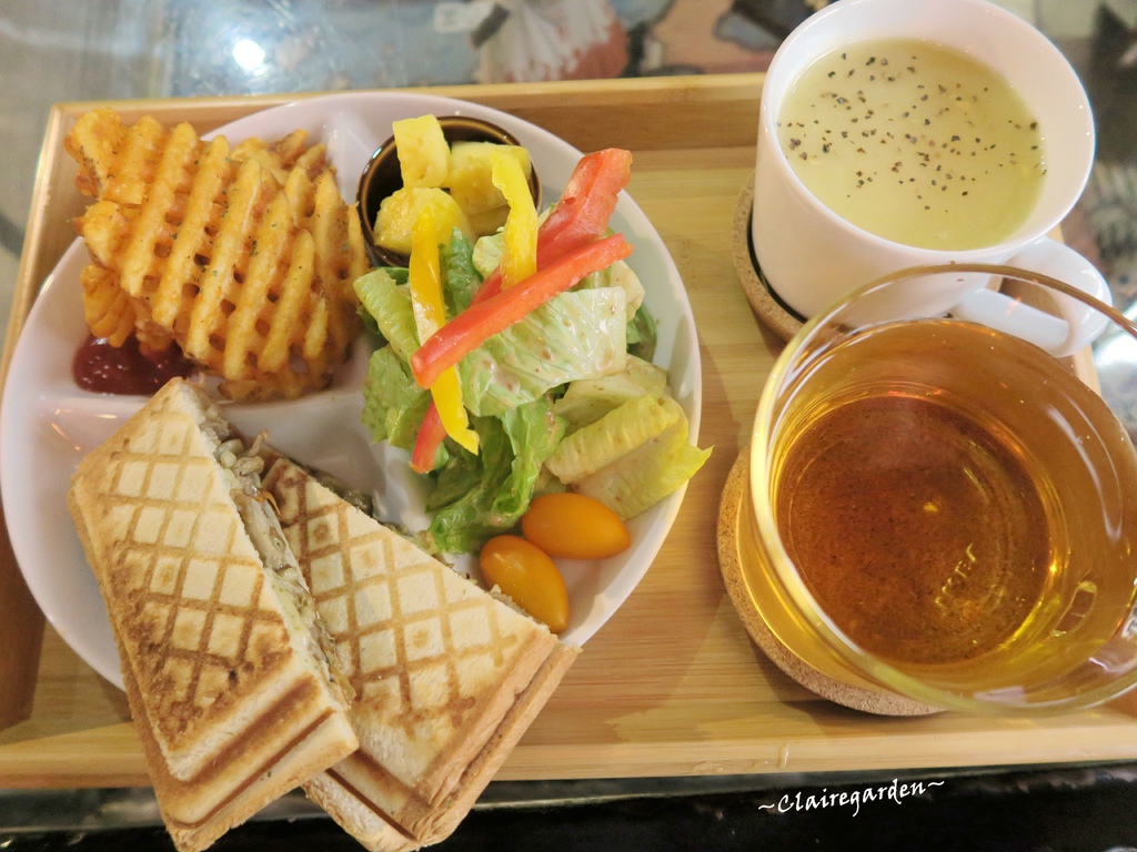 台北 捷運復興南京站 鳴人食事處~居酒屋裡的平價美味早午餐,39元吃得到炒麵熱壓吐司 台北 捷運復興南京站 鳴人食事處~居酒屋裡的平價美味早午餐,39元吃得到炒麵熱壓吐司