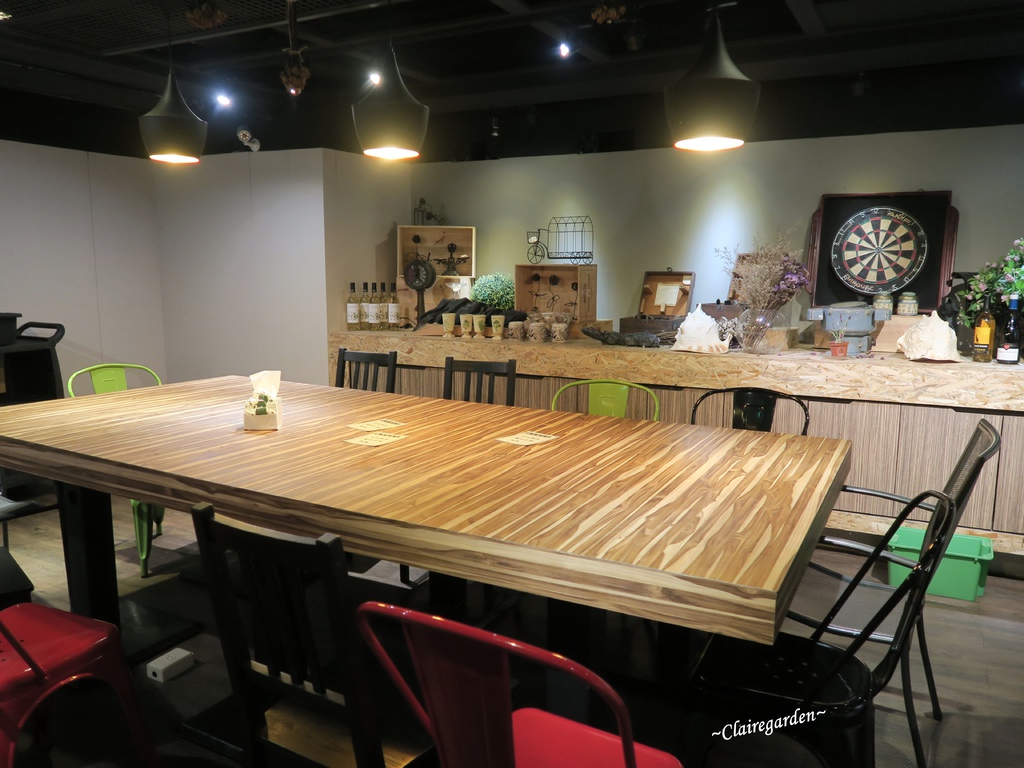 台北 捷運忠孝復興 Woo姥姥麵館~東區平價麵館。山東和四川特色麵。不一樣的小菜