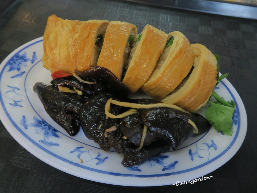 宜蘭 礁溪 八寶冬粉~百大小吃，八種料冬粉不稀奇，眾多小菜可選擇才厲害