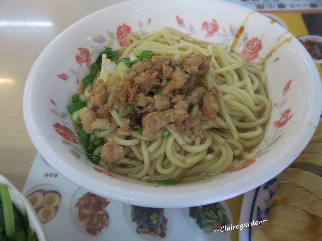 宜蘭 礁溪 八寶冬粉~百大小吃，八種料冬粉不稀奇，眾多小菜可選擇才厲害