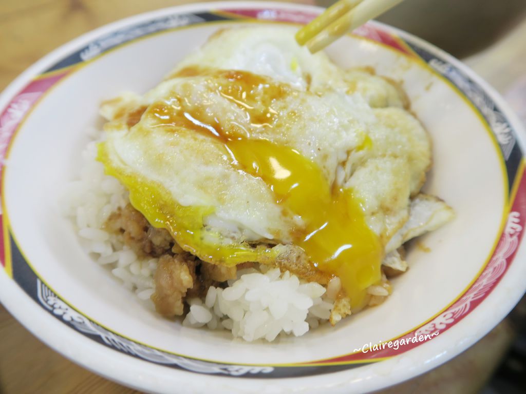 西門町,天天利美食坊,蘿蔔糕,滷肉飯,荷包蛋,青菜湯,人氣小吃,台北,萬華