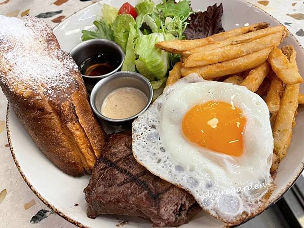 [食記] 桃園 台茂 貳樓~餐點多元化。大片落地窗