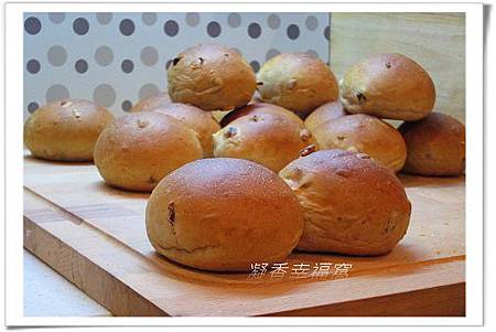 黑糖堅果小餐包 黑糖堅果小餐包