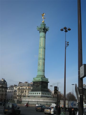 Place de la Bastille七月柱上的自由之神