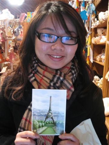 Yvonne was totally crazy about her two favorites: the cat & Tour Eiffel