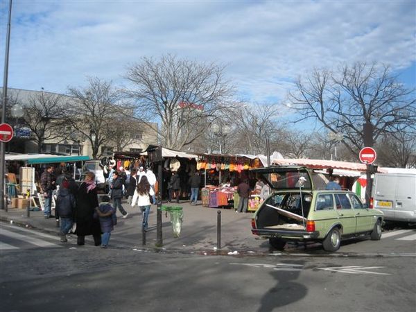 The entrance to Les Puces de Saint-Ouen