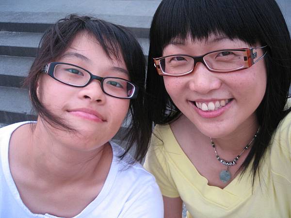 2008.8.16 MANY congratulations to Helen's admission to Hsinchu Girls' High School!!!