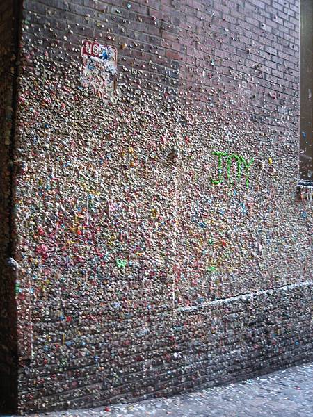 Wall of Gum, Post Alley