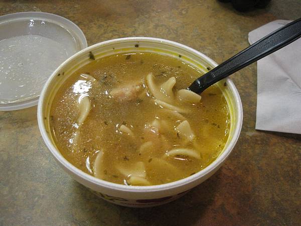 Subway裡熱騰騰的Chicken Noodle Soup