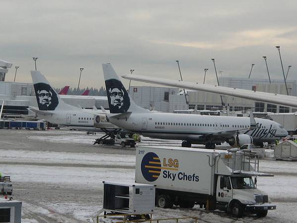 Alaska Airlines的飛機尾巴上都有個Eskimo