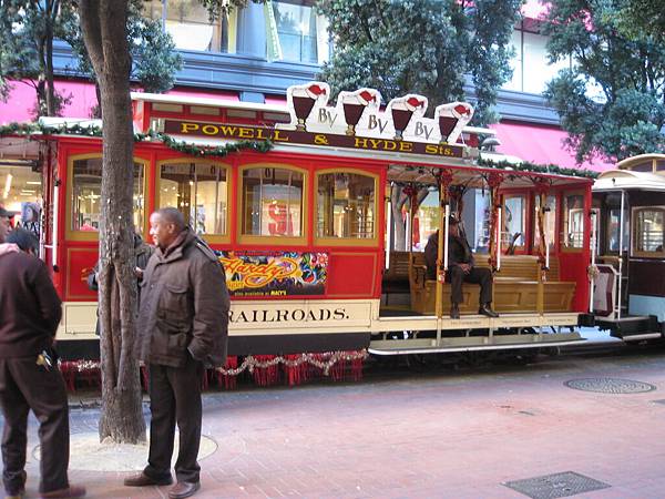 唯一一台很有Christmas氣氛的Cable Car