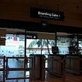 登船的boarding gate!