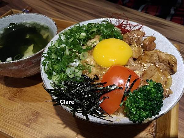 米花飲食店_直男火烤丼。雞。半熟蛋