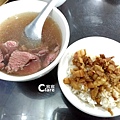 安平文章牛肉湯_招牌牛肉湯&豬肉燥飯