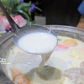 樂福多幸福鍋物(台南健康店)-湯底-起司牛奶鍋1.JPG