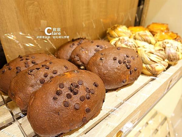 巴特里精緻烘焙坊-巧克力麵包1.JPG