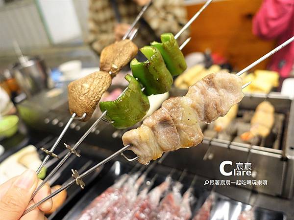 台南安平請上桌海鮮燒烤餐廳-香菇、青椒、台灣松阪豬.JPG