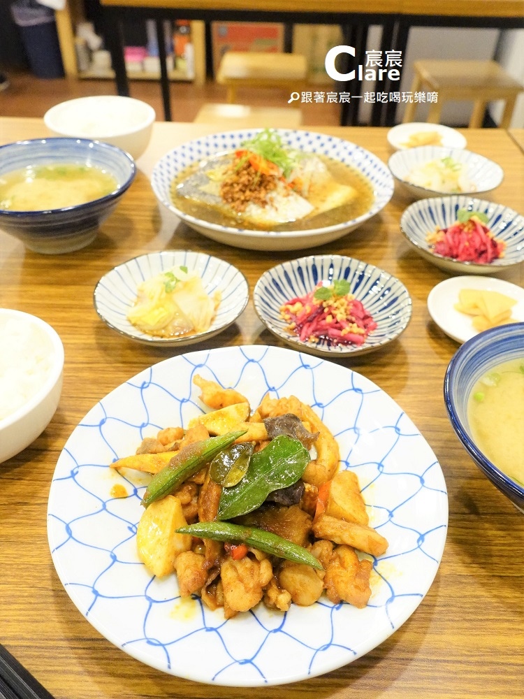 紅咖哩乾燒雞肉.豆酥金目鱸魚-日寧餐廳-台南東區美食-崇善路餐廳推薦.台南市立文化中心旁2.JPG