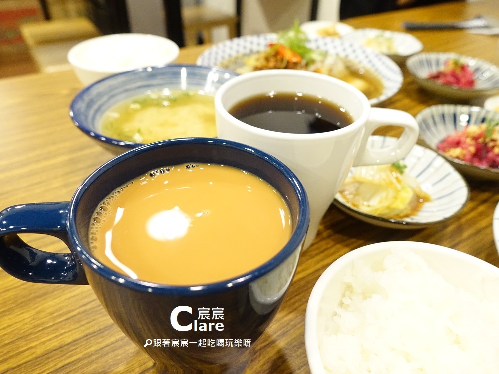 飲品(泰式奶茶.烏梅汁)-日寧餐廳-台南東區美食-崇善路餐廳推薦.台南市立文化中心旁.JPG