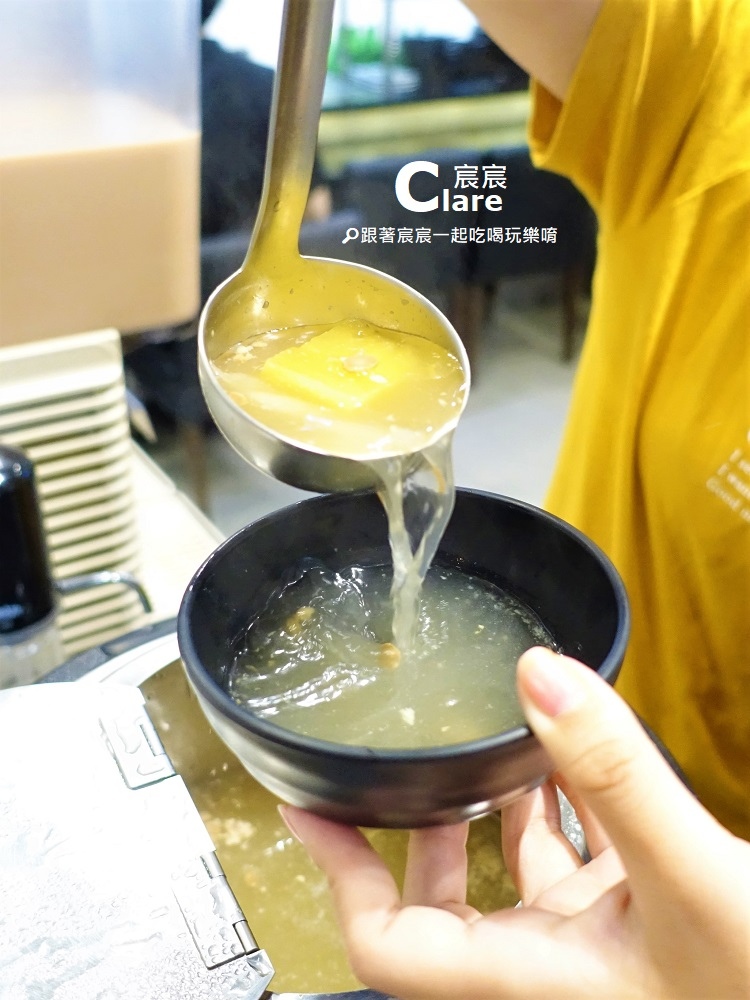 自助吧湯品-敲之助鉄板焼き牛丼洋食-台南東區美食.台南東區平價百元鐵板燒推薦.南紡夢時代周邊美食推薦.JPG