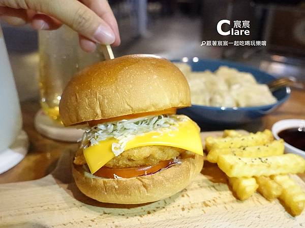 La Vi Pic寵物餐廳-漢堡-台南寵物餐廳推薦-台南安平美食3.JPG