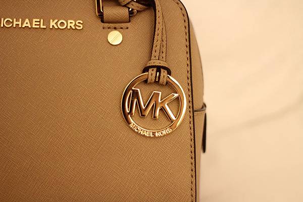 MICHAEL KORS 包包 紐約 穿搭 啡色 裸色 名牌 品牌 女生 時尚 美女 明星 開箱 開箱文